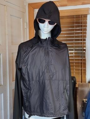 Avia Women's Active Running Pullover Windbreaker 1/4 Zip Black in Size 16-18